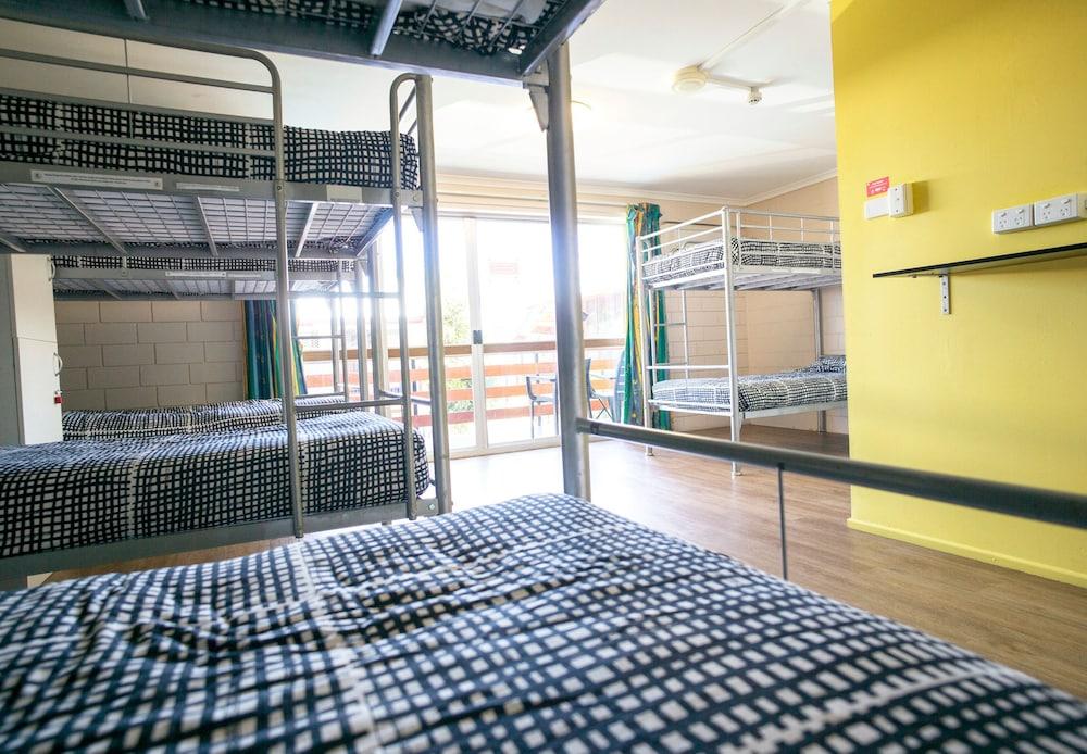 The Hostel, Еърли Бийч Екстериор снимка