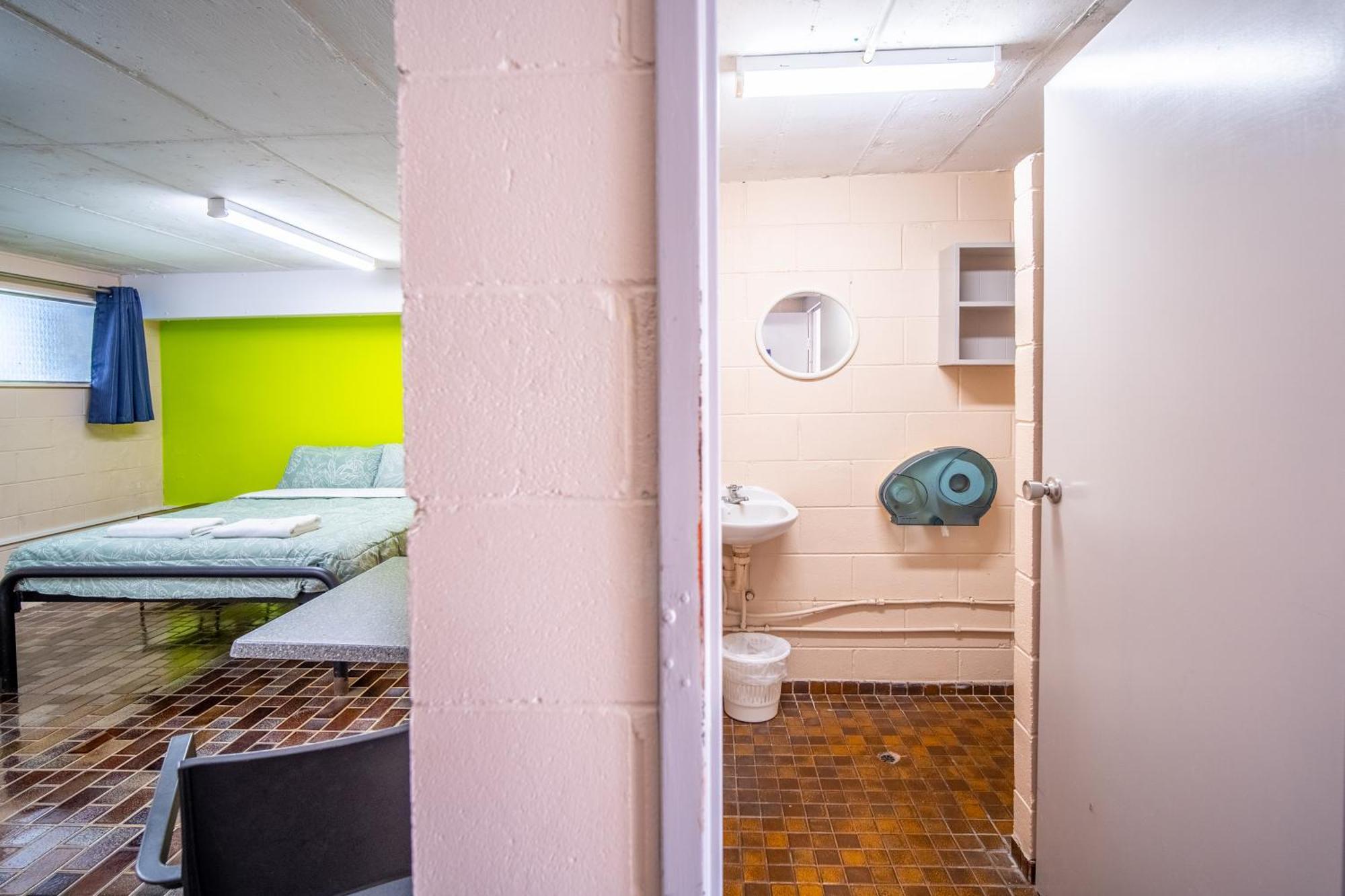 The Hostel, Еърли Бийч Екстериор снимка