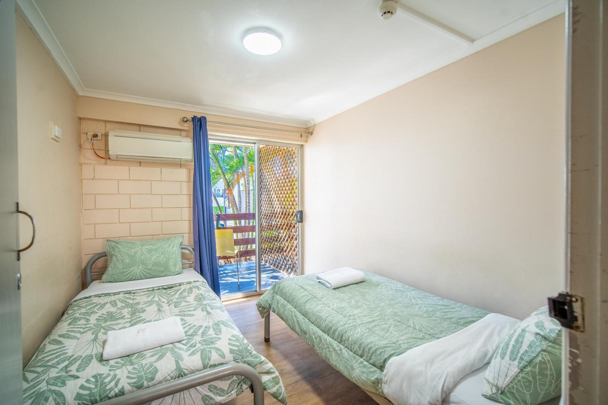The Hostel, Еърли Бийч Екстериор снимка