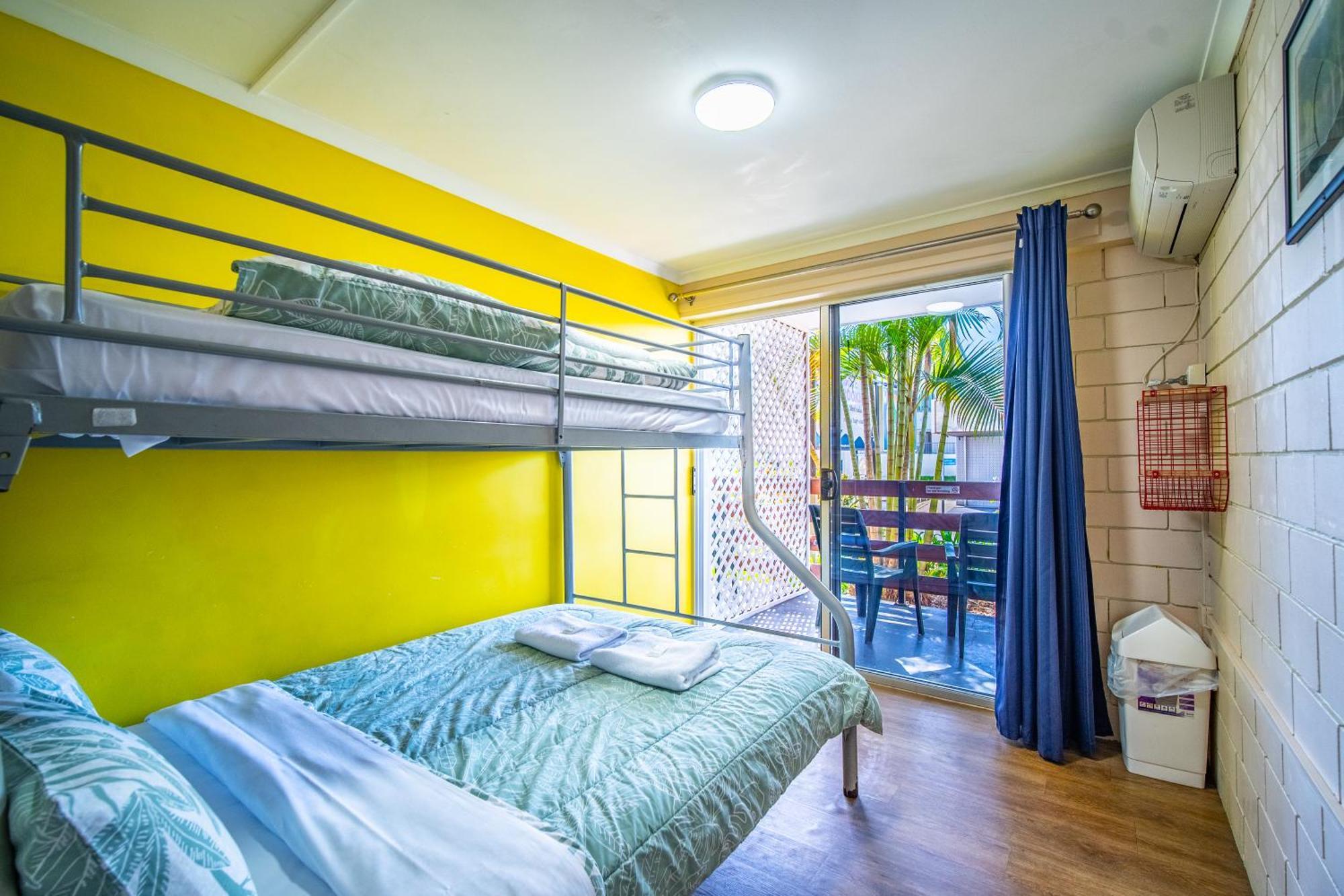 The Hostel, Еърли Бийч Екстериор снимка
