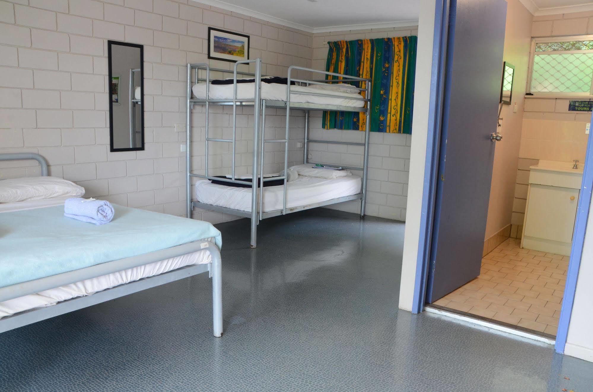 The Hostel, Еърли Бийч Екстериор снимка