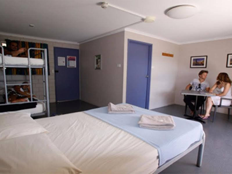 The Hostel, Еърли Бийч Екстериор снимка
